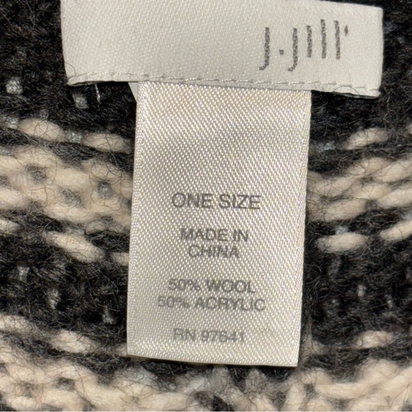 J. Jill Jacquard Poncho Cape Black and White Geometric Pattern OS - Picture 2 of 15